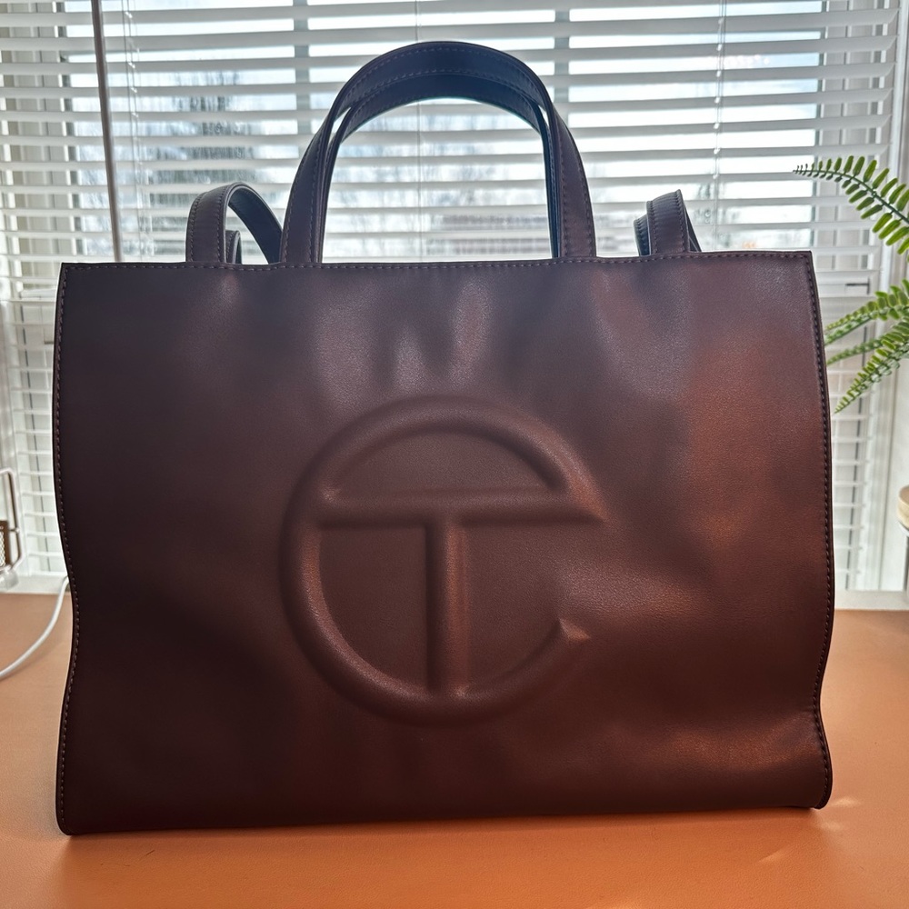 TELFAR MEDIUM CHOCOLATE TOTE